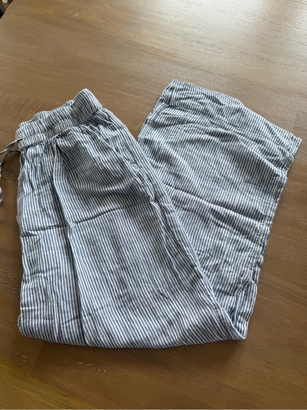 Gap lightweight Blue & White Pinstripe Drawstring pajama pants